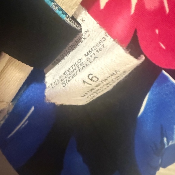 Maxine of Hollywood One-Piece Swimsuit – Tropical Floral Print, Size 16 - Picture 6 of 8